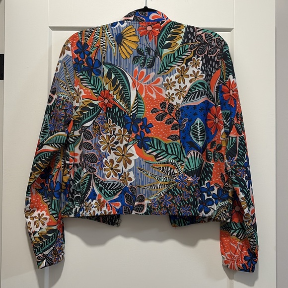 Floral Bomber style zip up blouse / jacket - Picture 4 of 5